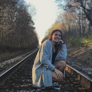 Meet your Posher, Hannah